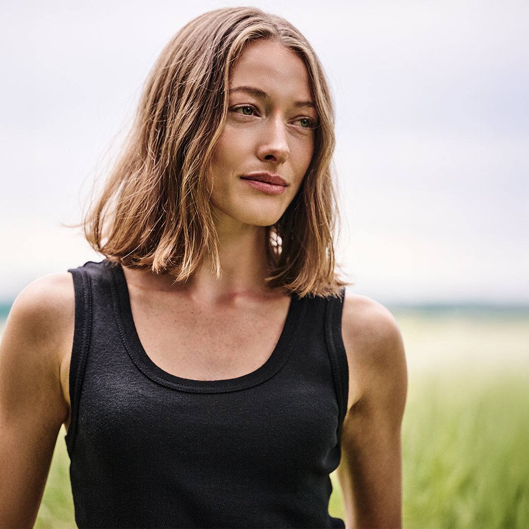 WOMEN'S T-SHIRTS & TOPS