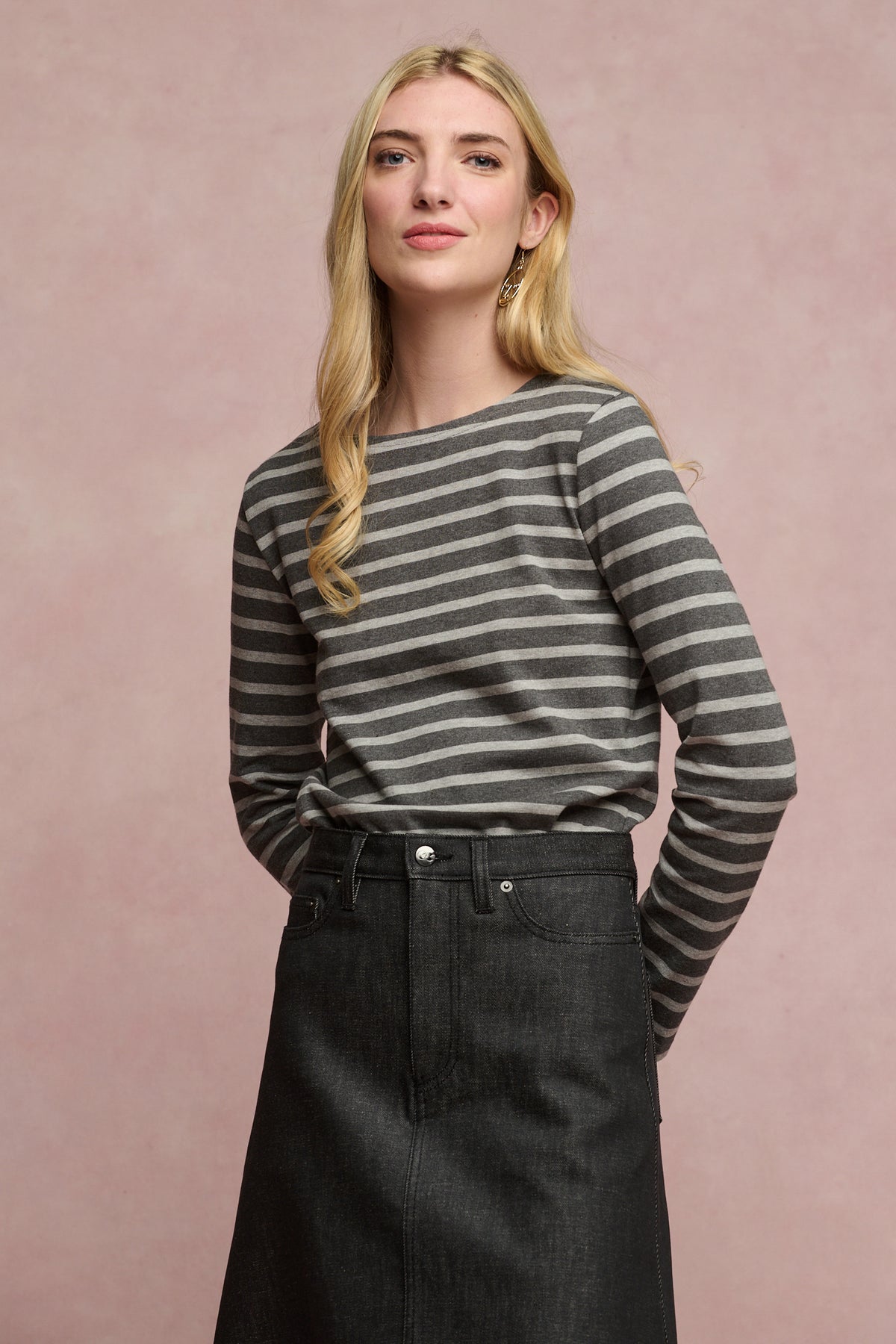 Knee up image of Bobbie skirt in black paired with charcoal Breton