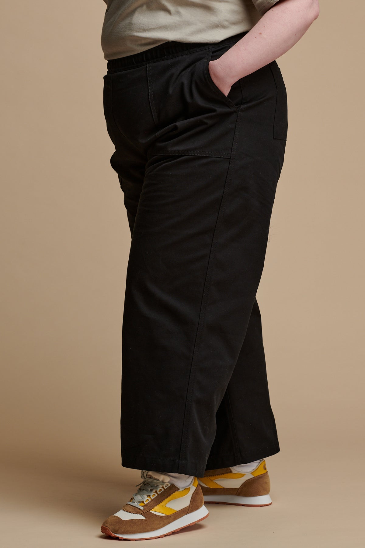 Camerawoman Drawstring Tapered Cotton Canvas Trousers - Black