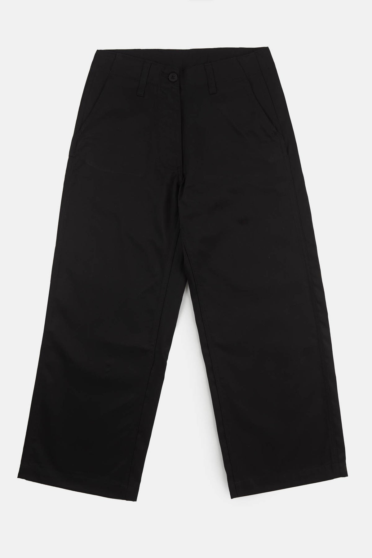 
            Women&#39;s cropped work trousers in black flatlay