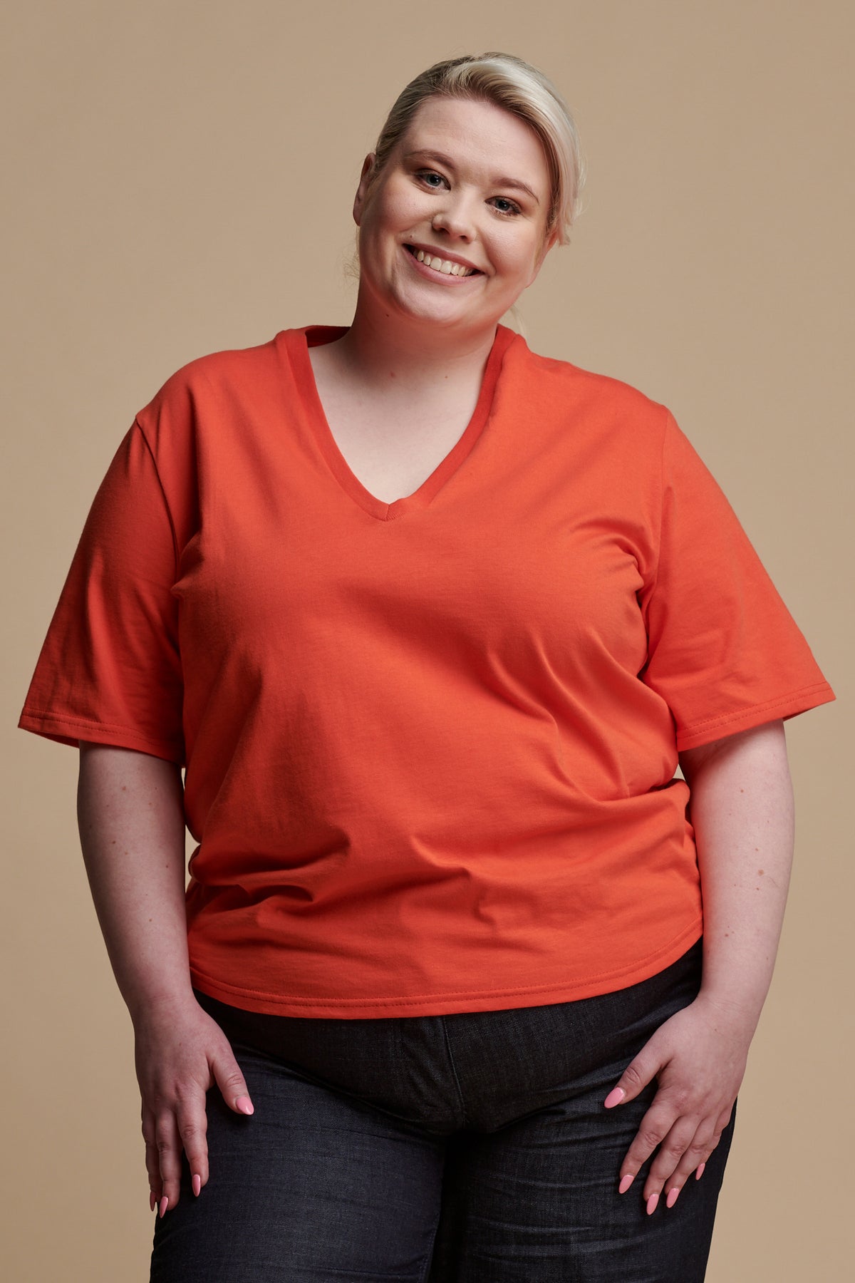 Women's Short Sleeve V Neck T Shirt - Flame Red