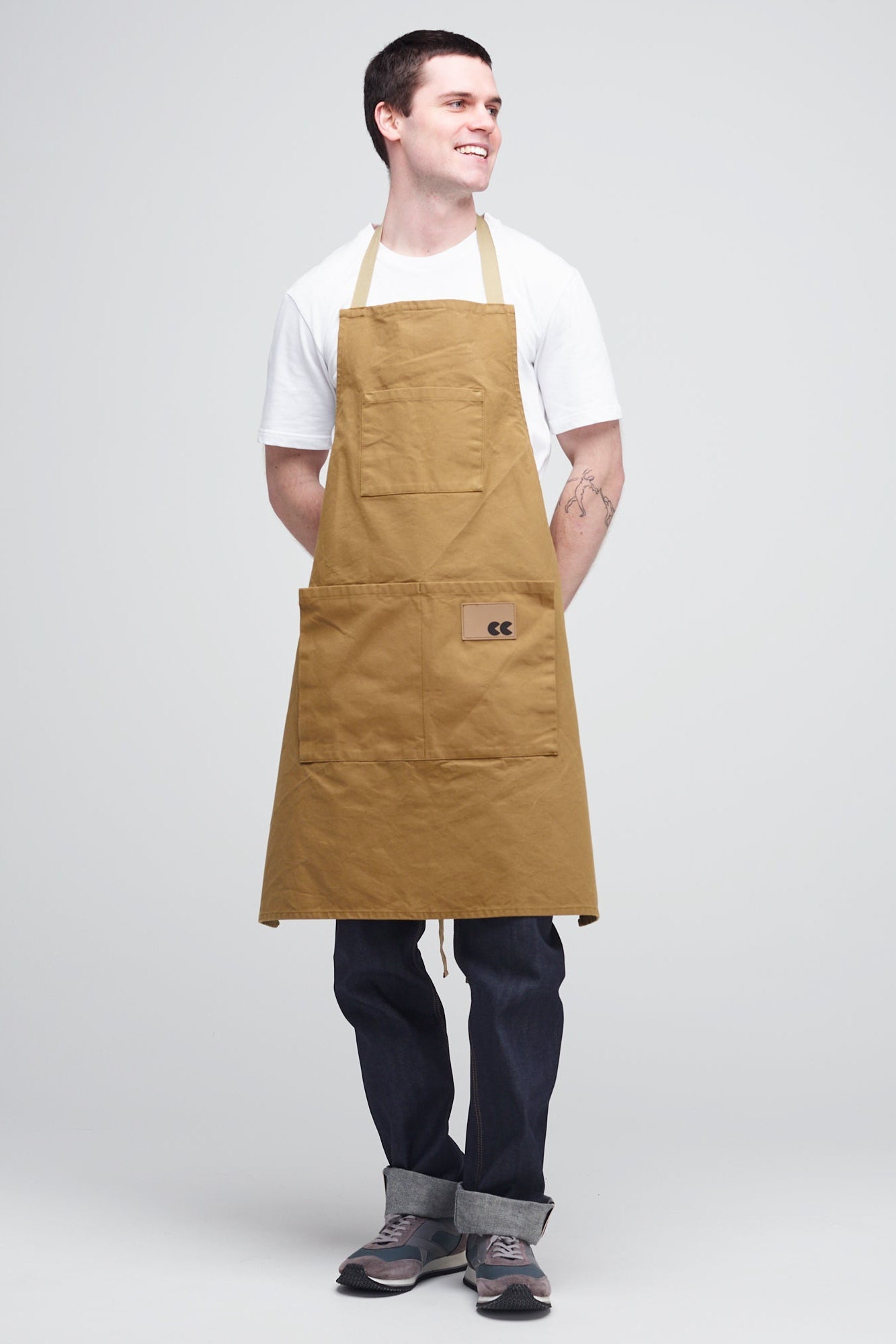 Male_Apron_Khaki_Front