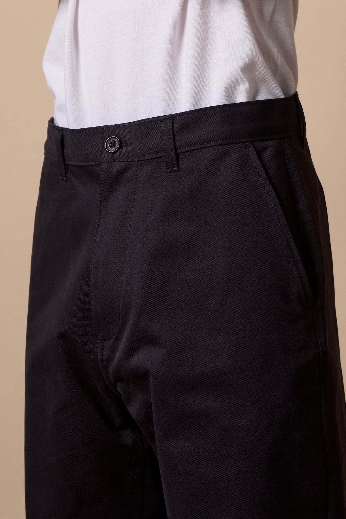 Front waistband detail, with belt loops and front pockets