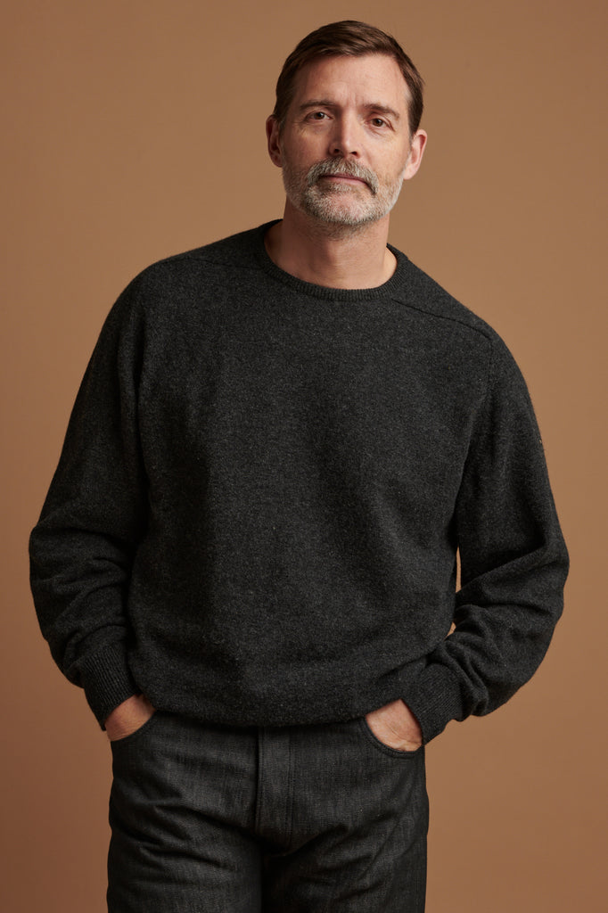 Men's Lambswool Saddle Shoulder Crew Neck Charcoal
