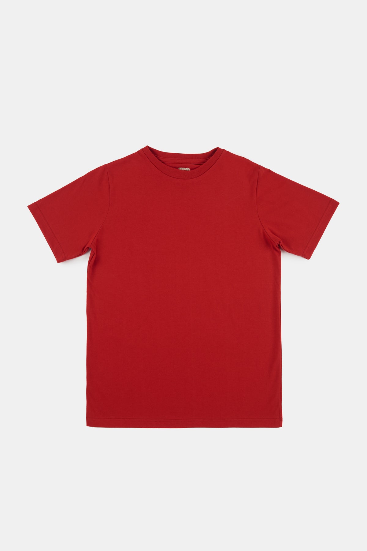 Men's short sleeve t shirt crimson flatlay