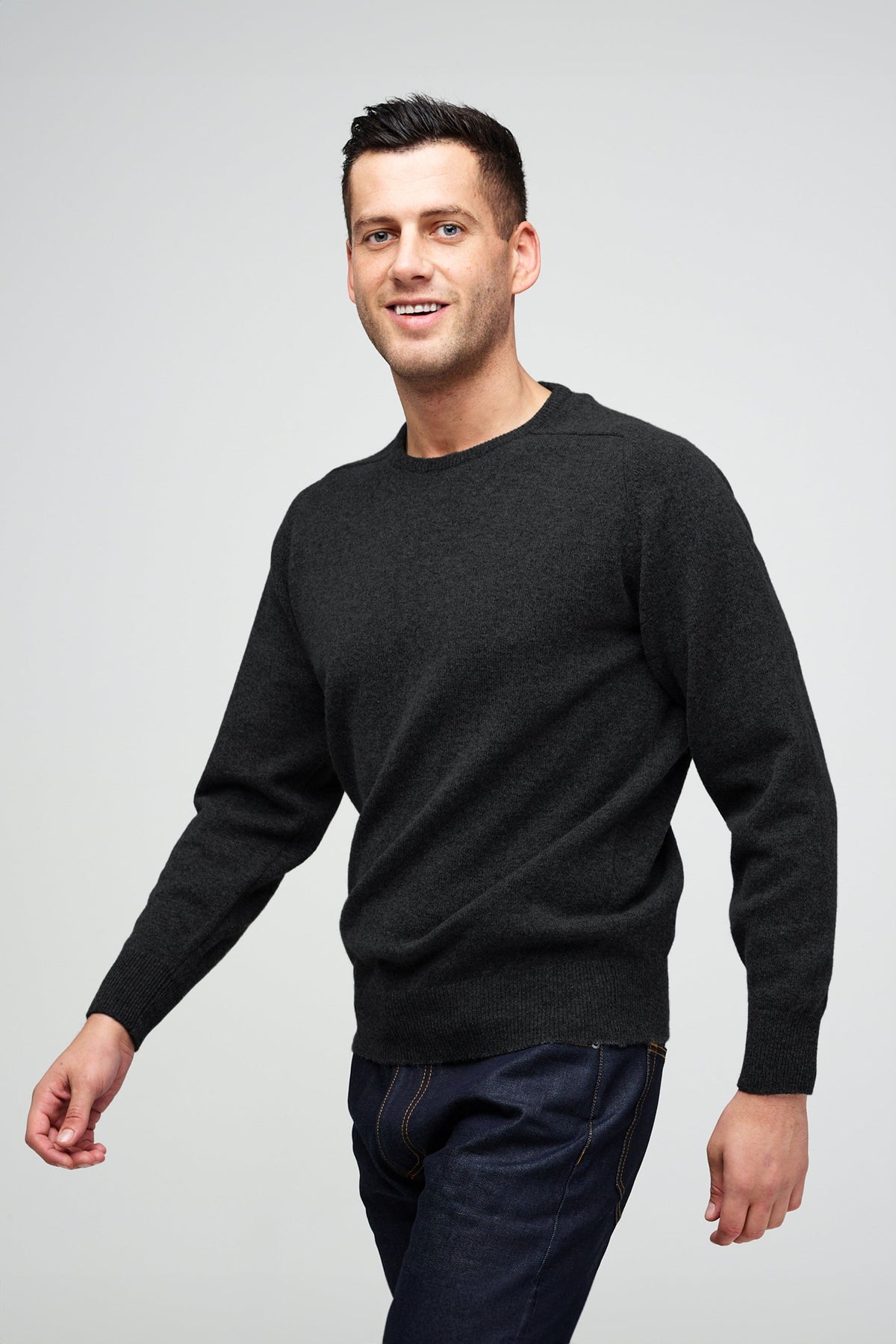 
            Men&#39;s Lambswool Saddle Shoulder Crew Neck - Charcoal